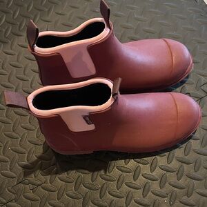 Women Chelsea-Style Waterproof Rain Boots in Mauve Pink